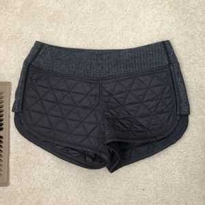LIKE NEW!🍋 lululemon down run short